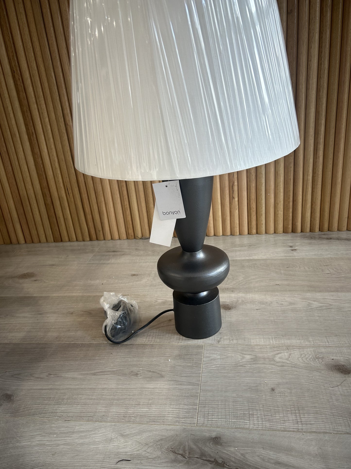 adone aluminium table lamp - black